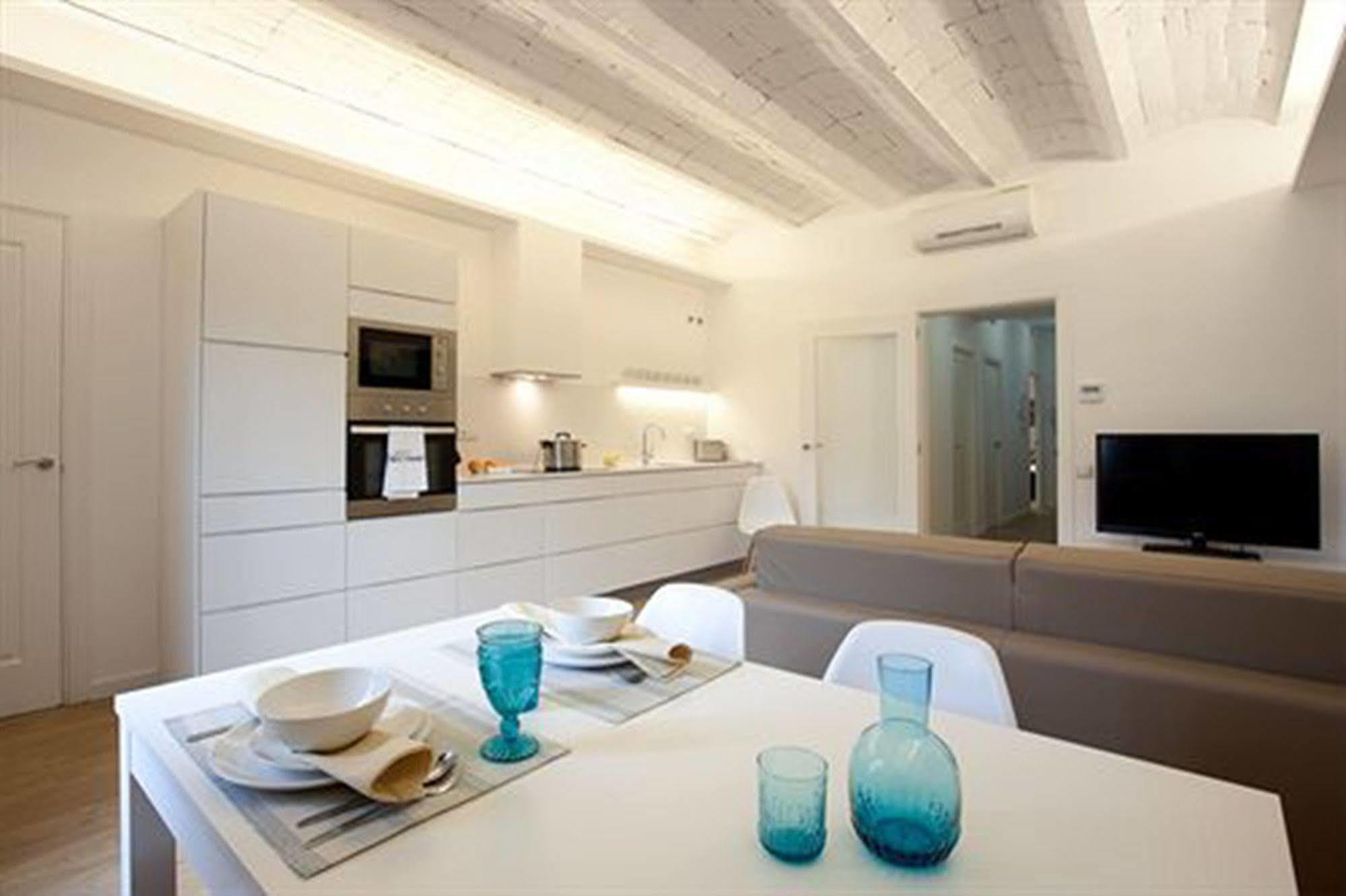 Rent Top Apartments Near Plaza De Catalunya Barcelona Buitenkant foto